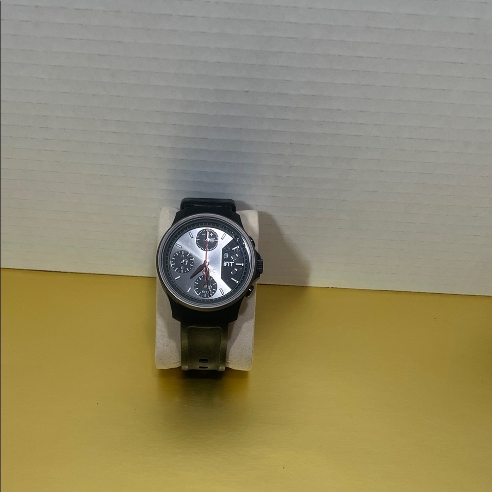 Elegant Black and Silver Men's Watch